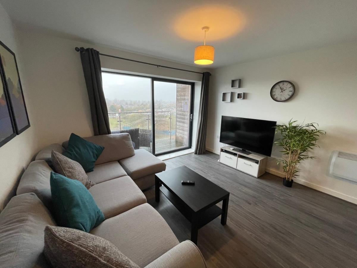 Balcony Marina Apartment With City Skyline Views - Free Secure Parking Manchester Exterior photo