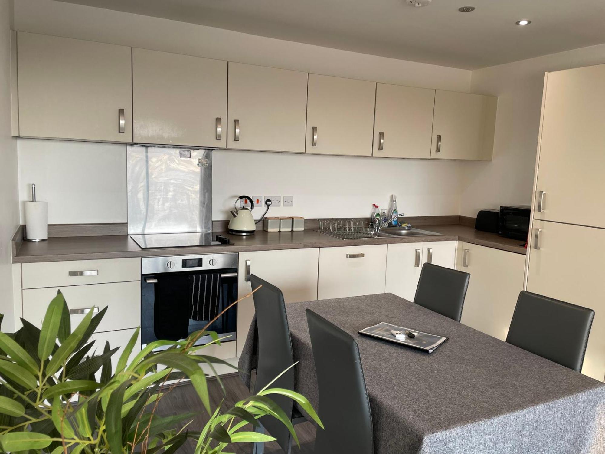 Balcony Marina Apartment With City Skyline Views - Free Secure Parking Manchester Exterior photo